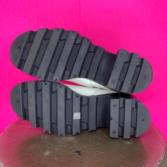 Lulus White Faux Leather Lug Sole Block Heel Chelsea Boot Size 6 - Picture 5 of 6